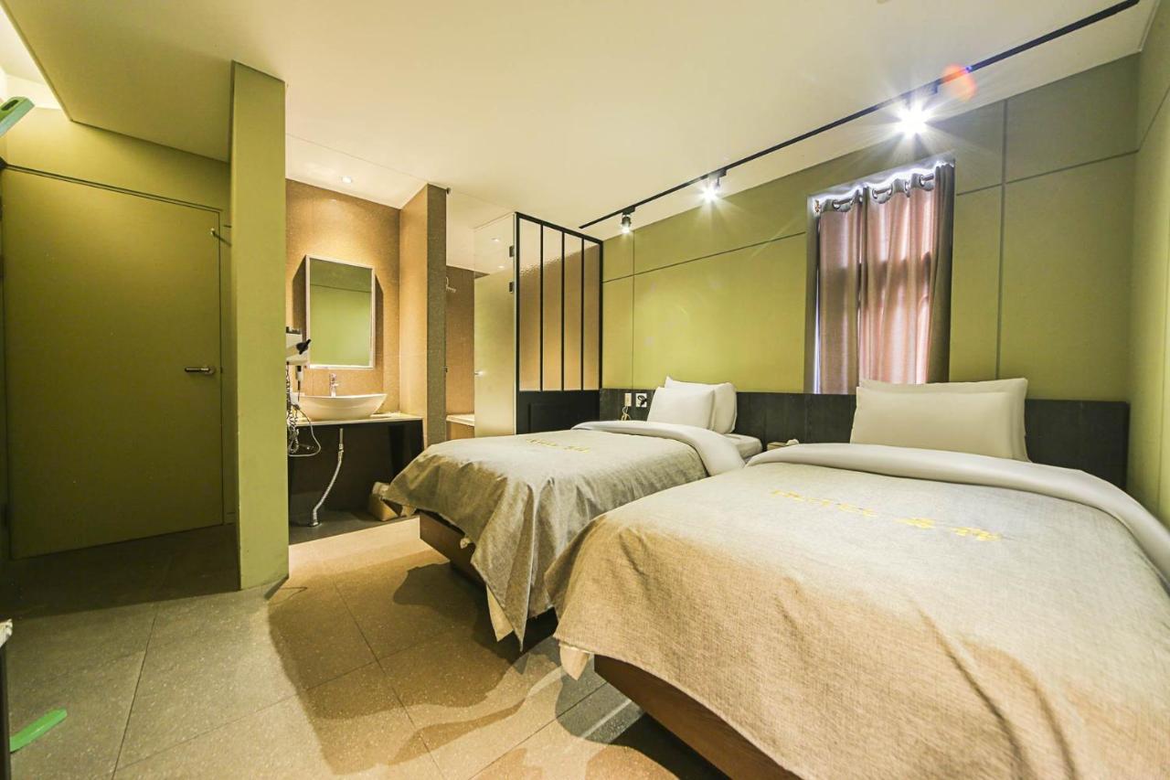 Hotel Myeongjak Chuncheon Exterior photo