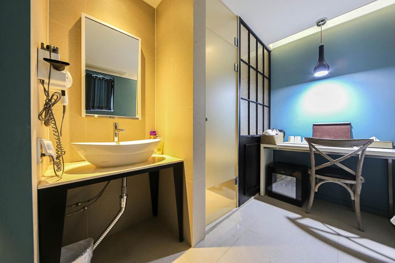 Hotel Myeongjak Chuncheon Exterior photo
