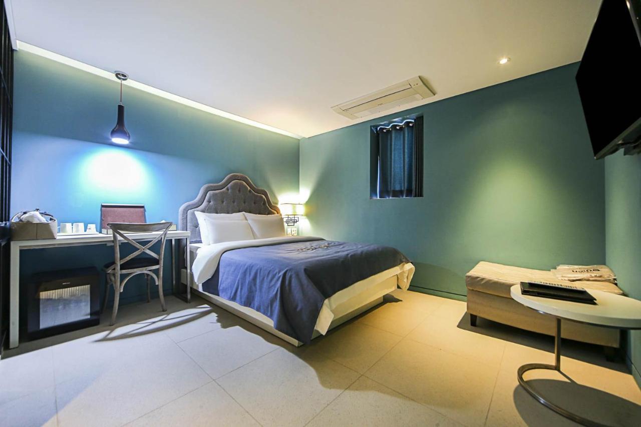 Hotel Myeongjak Chuncheon Exterior photo