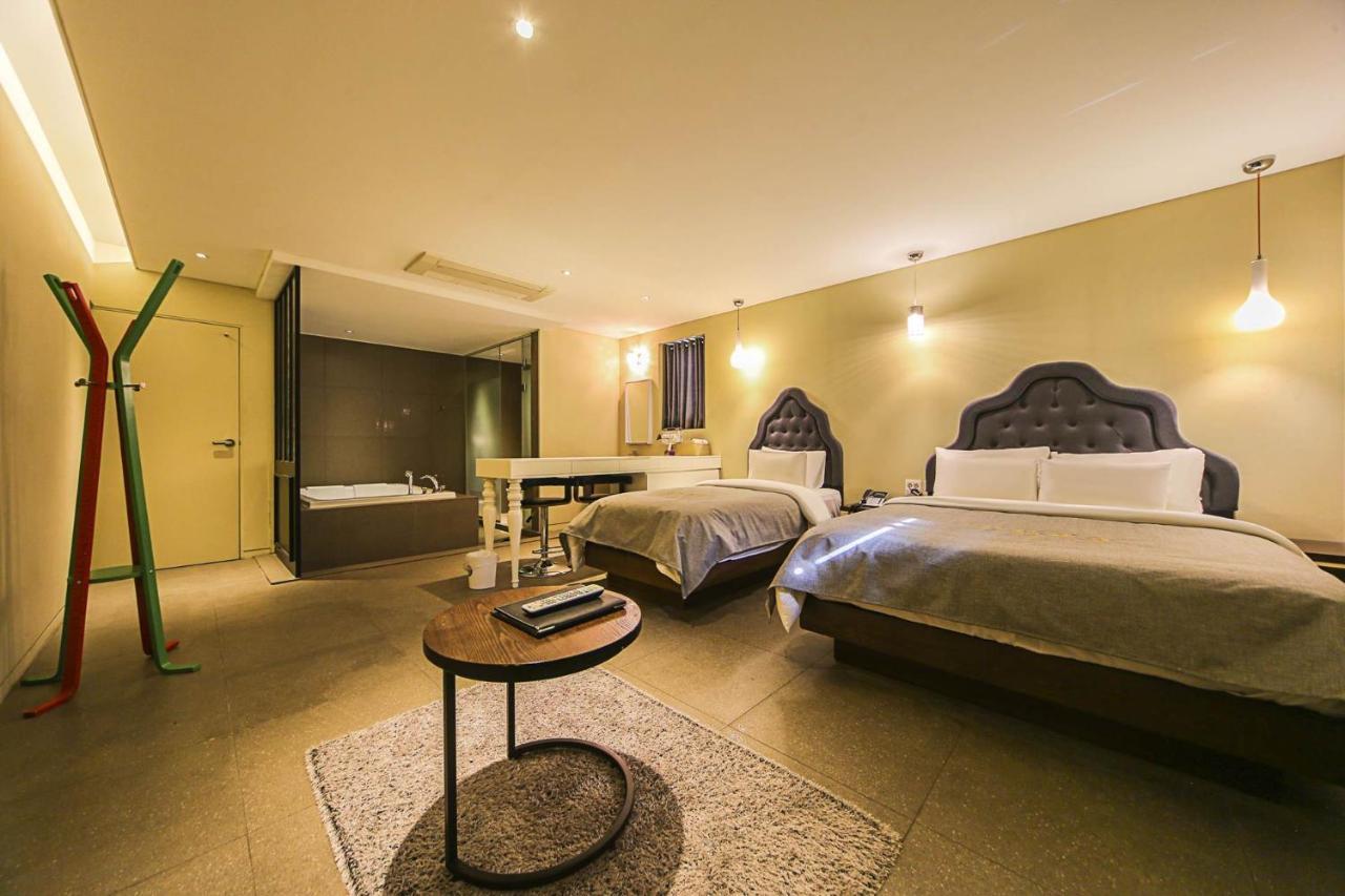 Hotel Myeongjak Chuncheon Exterior photo