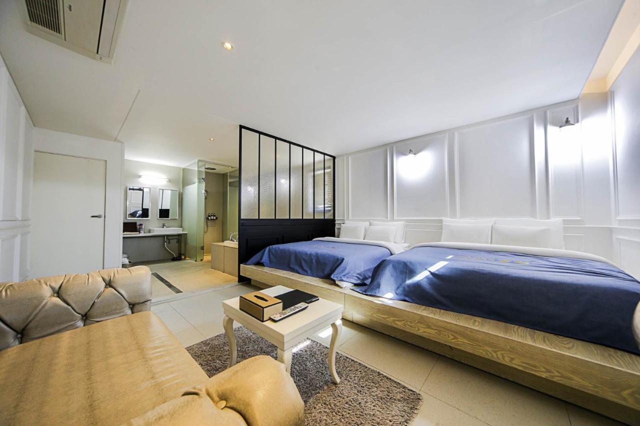 Hotel Myeongjak Chuncheon Exterior photo
