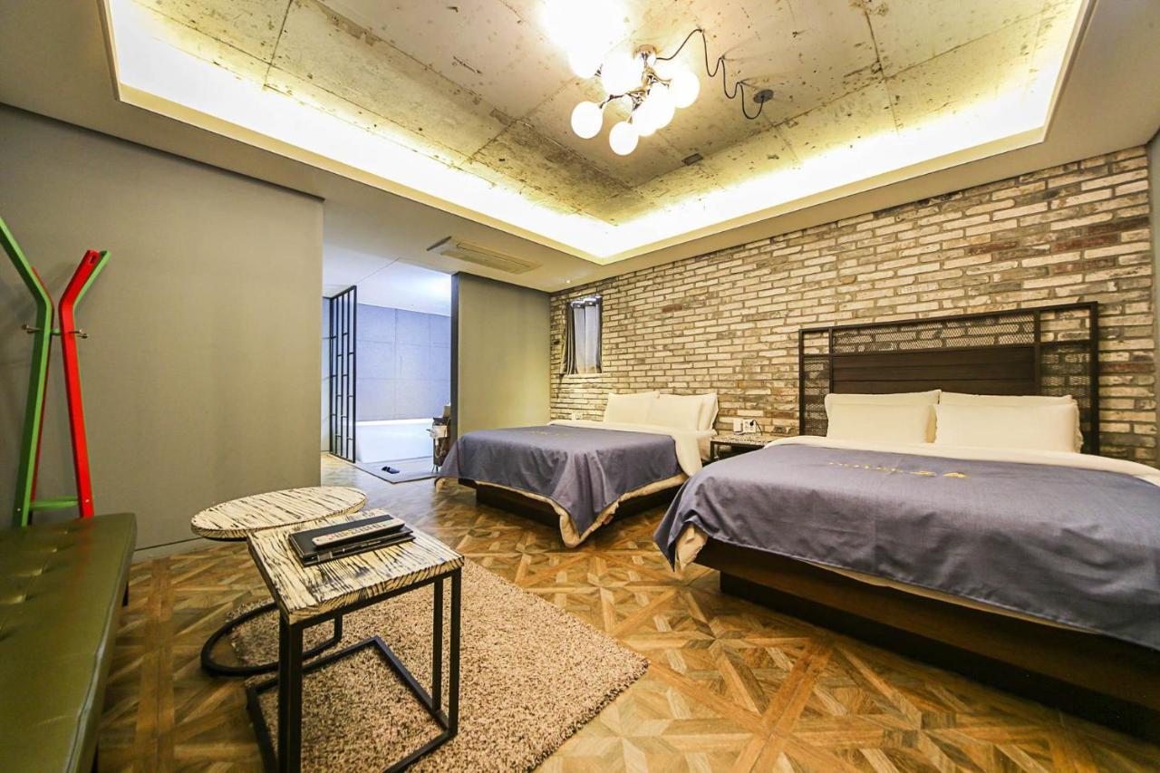 Hotel Myeongjak Chuncheon Exterior photo