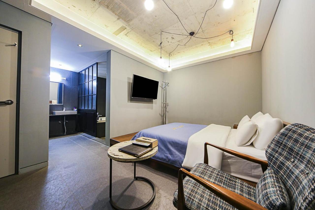 Hotel Myeongjak Chuncheon Exterior photo