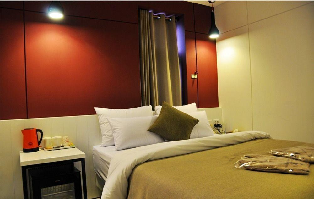 Hotel Myeongjak Chuncheon Exterior photo