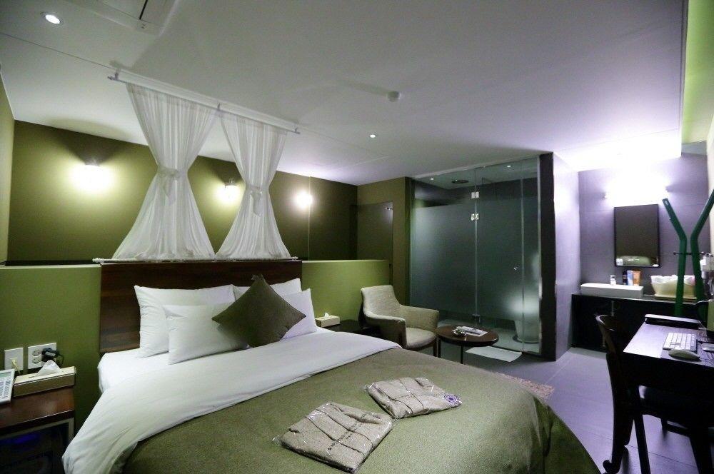 Hotel Myeongjak Chuncheon Exterior photo